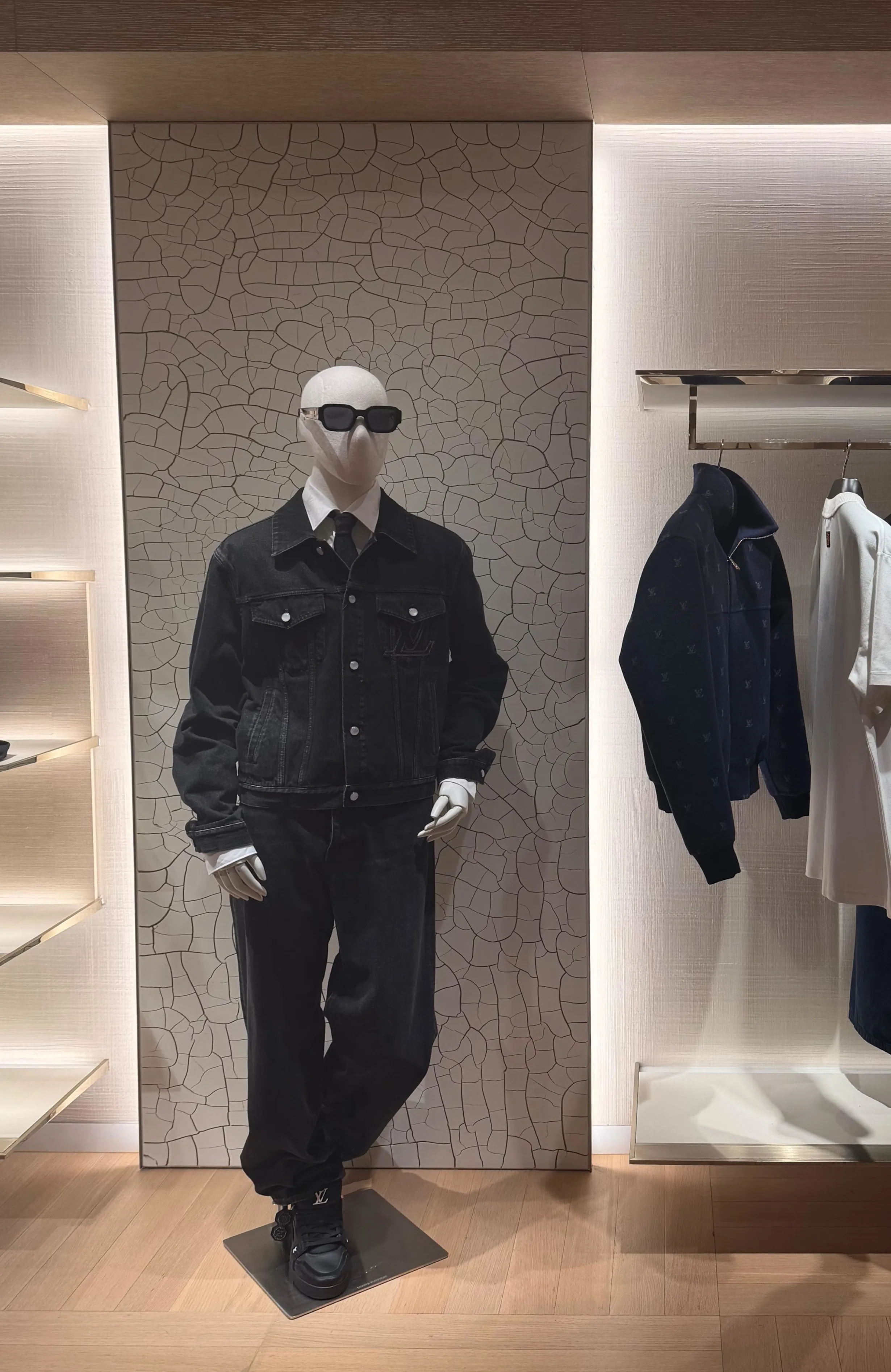 Craquelé Wandgestaltung — Exklusive Boutique Kuala Lumpur